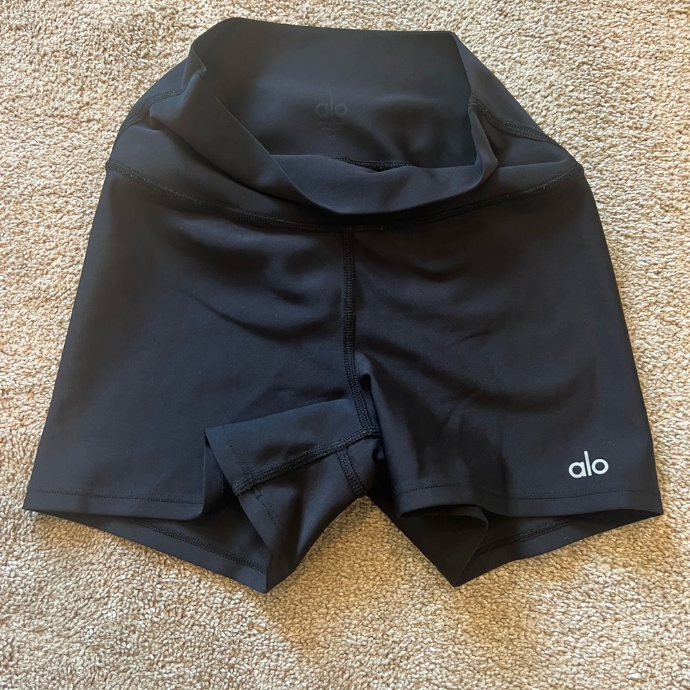 COPY - ALO black airlift biker shorts 3” XS